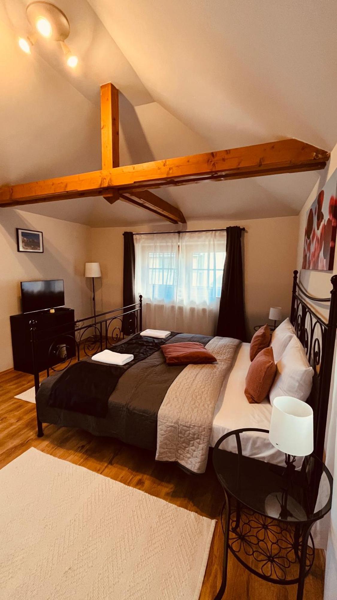 Strigonia Apartman 艾斯特根 外观 照片